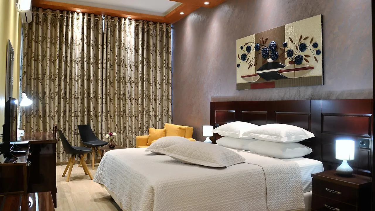 Comfort Hotel Fier