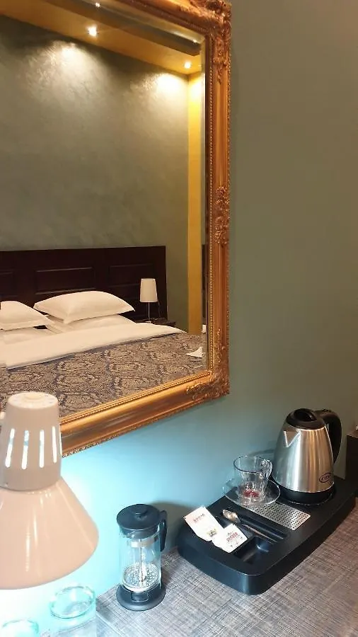 Comfort Hotel Fier 4*,